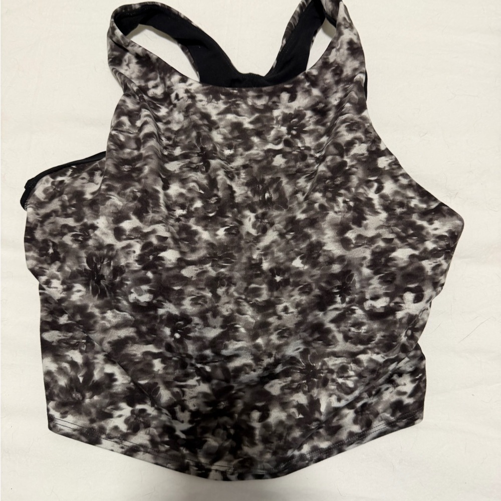 Athleta Monochrome crop workout Top